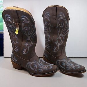 NWT Roper Cowgirl Boots women's 10 man-made materials Countrycore Granny Chic